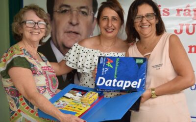 Sincomerciários de Votuporanga entrega 1200 Kits Escolares